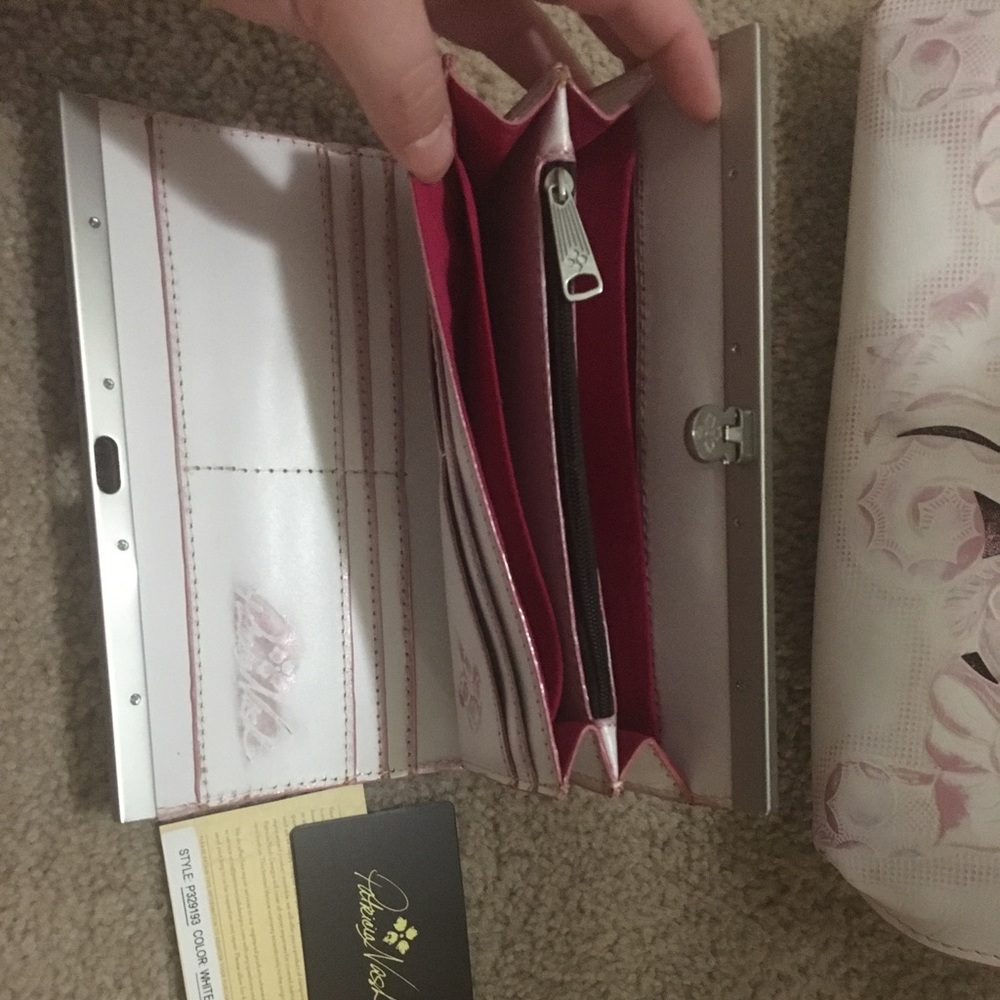 Patricia Nash wallet - Picture 2 of 7